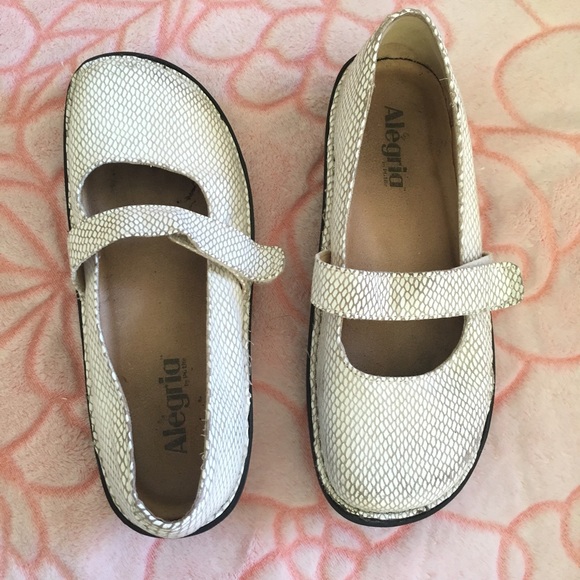 alegria white shoes